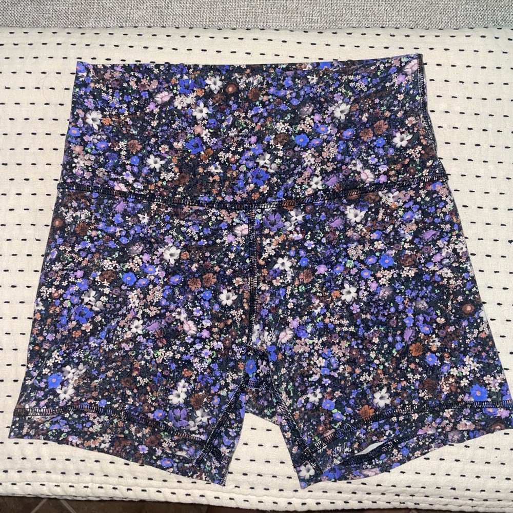 lululemon Align™ High-Rise Shorts size 6